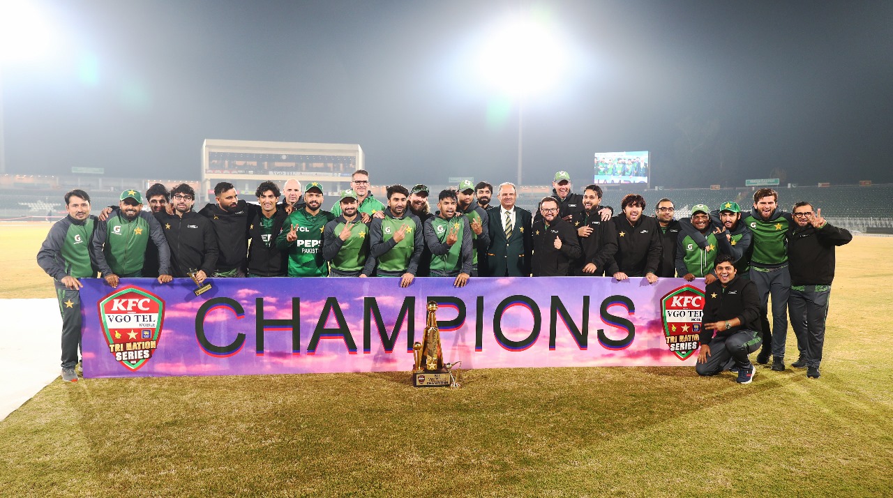 Pakistan ease past Sri Lanka by six wickets to clinch the T20I tri-series title
