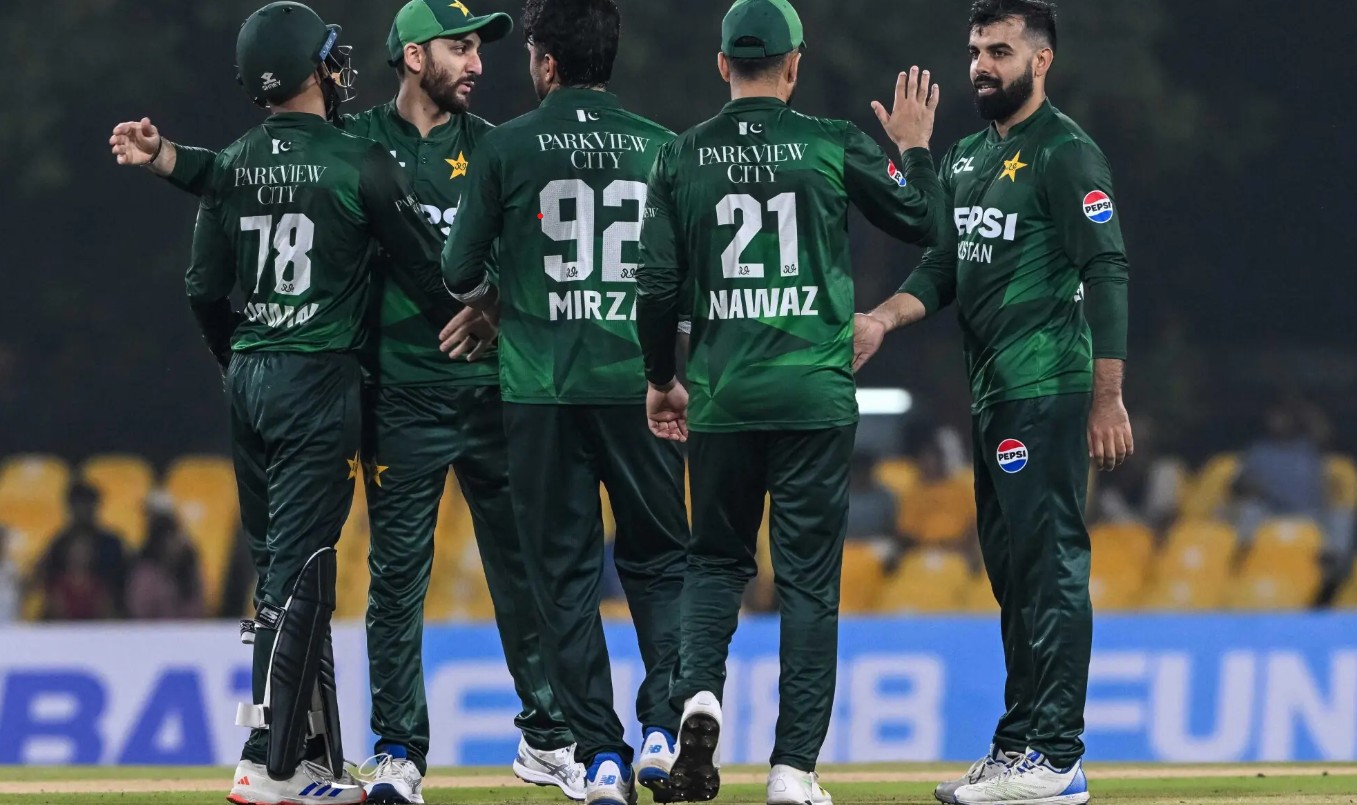 Shadab Khan’s impressive comeback powers Pakistan to victory in first T20I against Sri Lanka